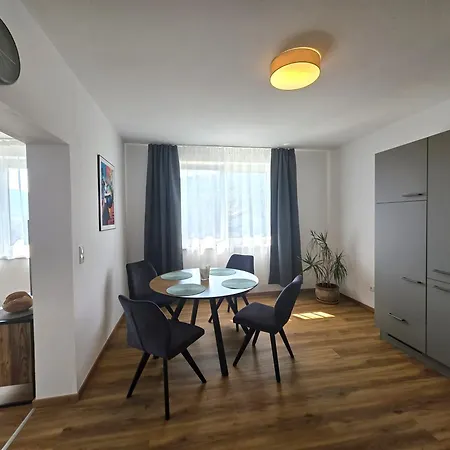 Modernes Zwischen Seen & Bergen Bruckl
