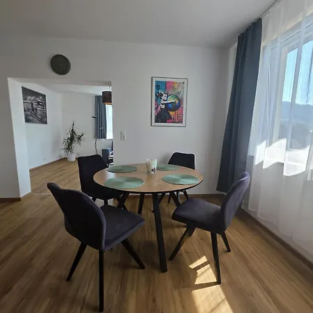 Modernes Zwischen Seen & Bergen * Bruckl